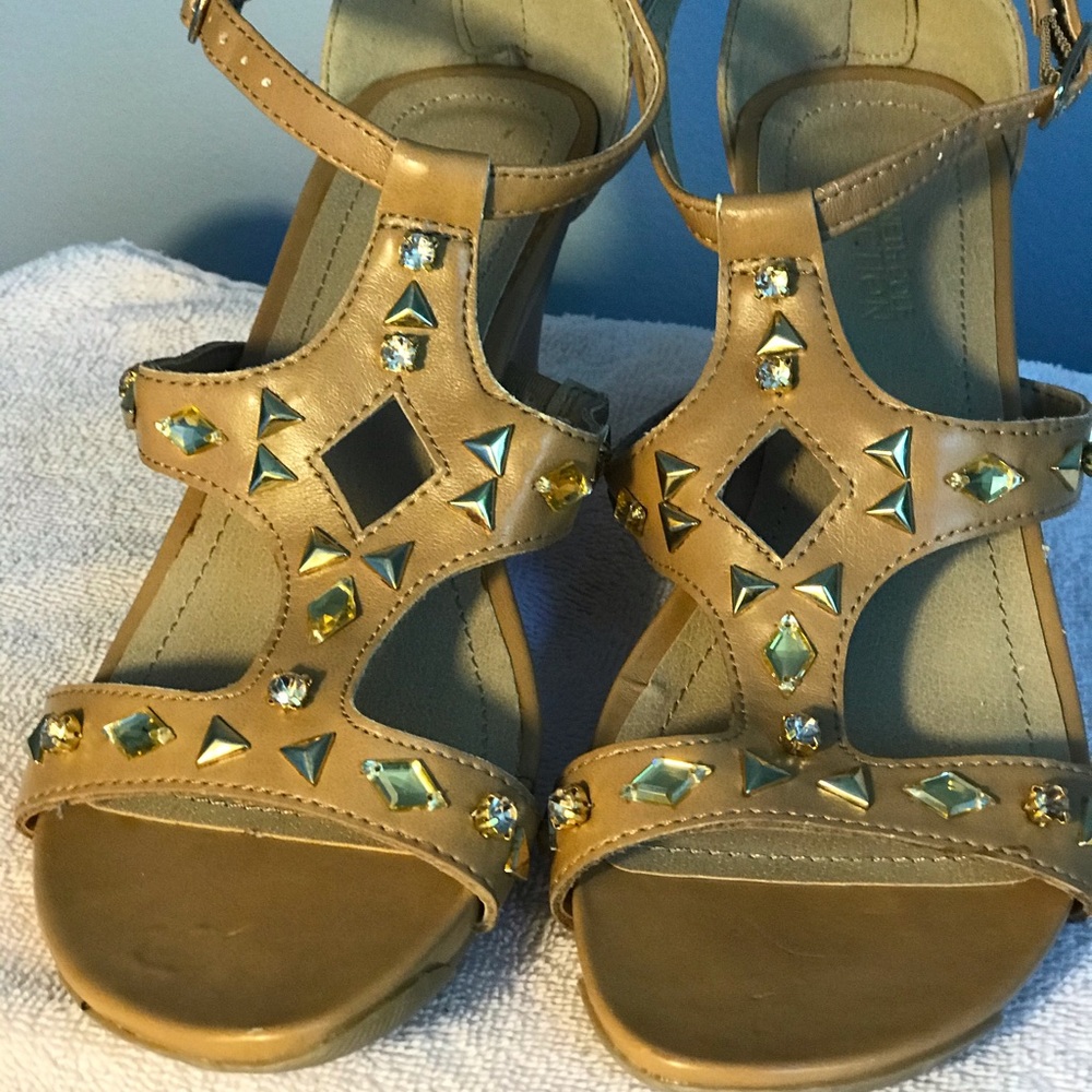 Kenneth Cole Reaction strap sandals sz 6 med.